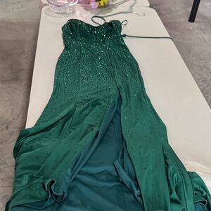 Elegant Green Evening Gown
